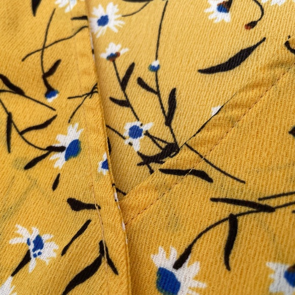 Beautiful Yellow Floral Dress With Tulip Sleeves and Tie - Picture 3 of 6